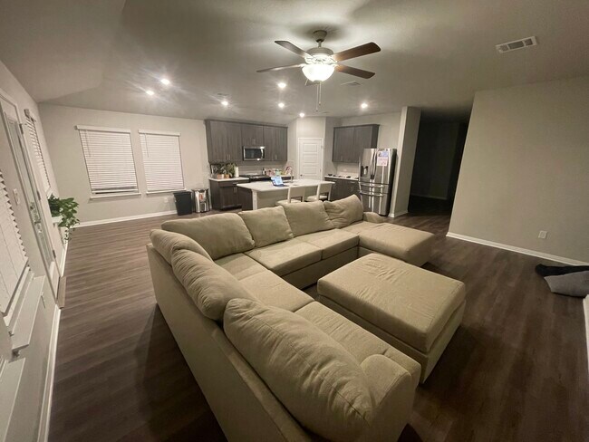 Foto del edificio - 13732 Heartland Dr