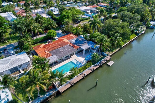 Foto del edificio - 1141 NE 90th St