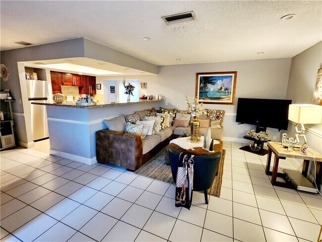 Foto del edificio - 8981 NW 24th Pl