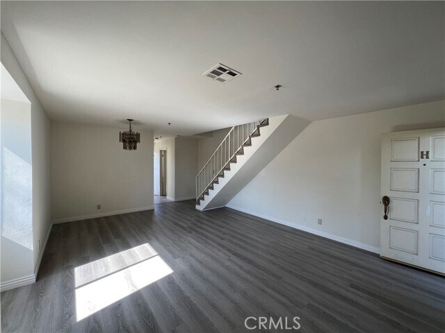Building Photo - 1211 Huntington Dr