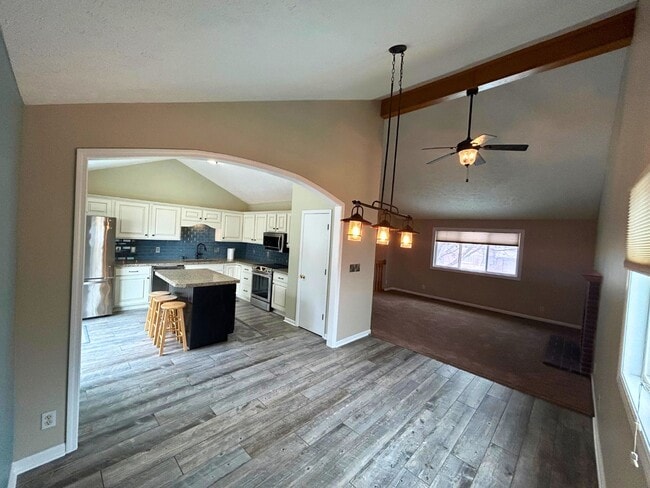 Building Photo - 5310 S 78th St