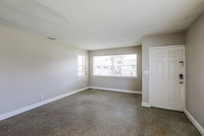 Building Photo - 2218 Farragut St