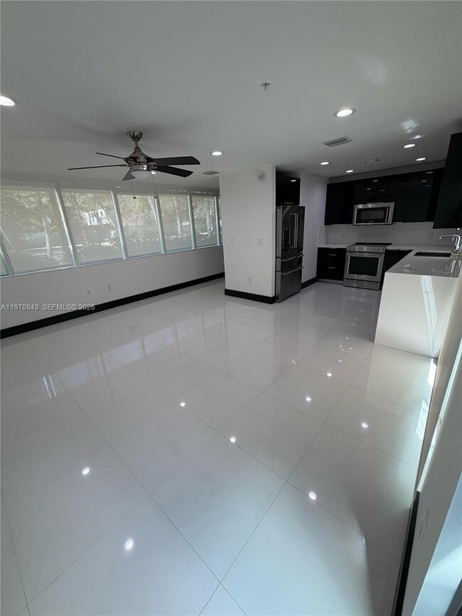 Building Photo - 2699 Tigertail Ave