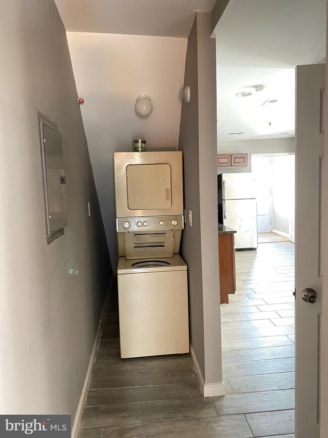 Foto del edificio - 5108 Springfield Ave