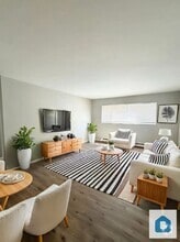 Building Photo - 350 Vehr Dr