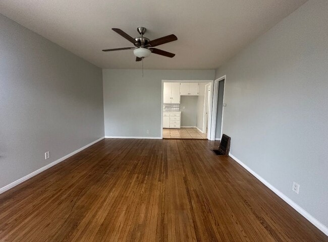 Photo - 4554 N Lakewood Blvd Apartment