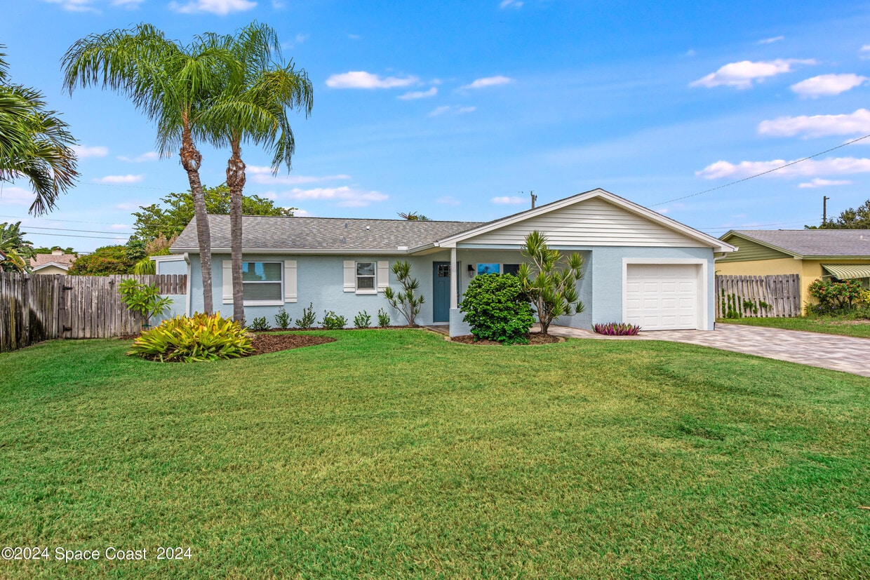 Foto principal - 2045 Date Palm Ave