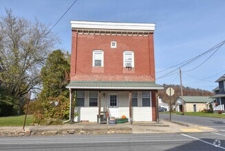 Building Photo - 97 Main St