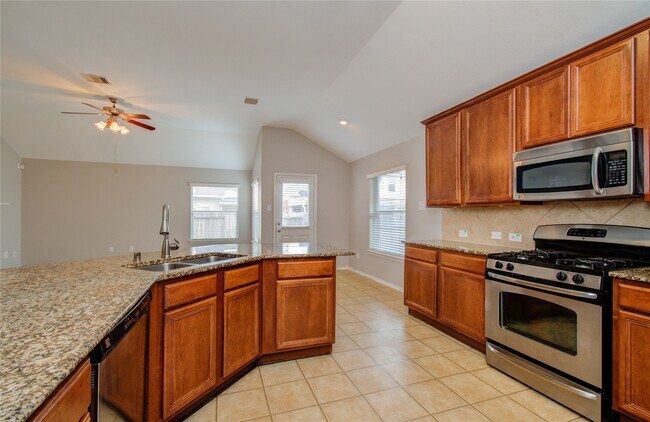 Foto del edificio - 5003 Riverbridge Ct