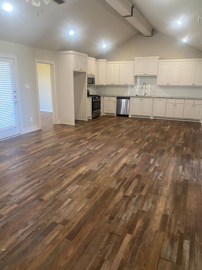 Foto del edificio - 1609 Ave. O-FOR SALE