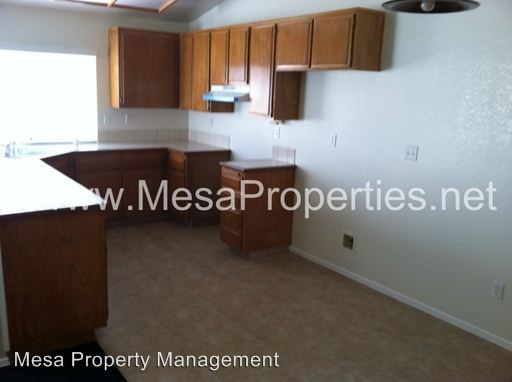 Building Photo - 12550 Kristina Ct
