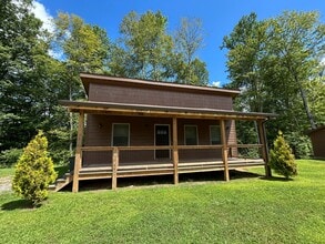 Building Photo - 226 Hill Ln