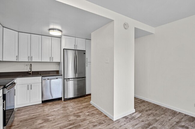 Foto del edificio - Beautifully renovated condo in the Cherry Creek Area!