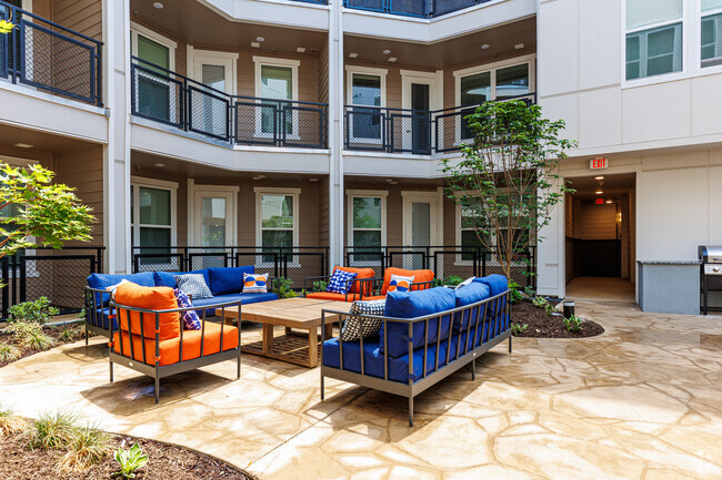 3 Courtyards with Outdoor Grilling - Heritage Towers