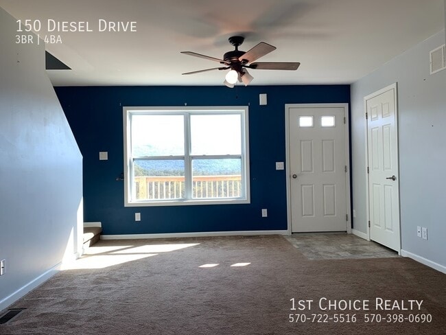 Building Photo - 1/2 double with 3 master bedrooms and baths!