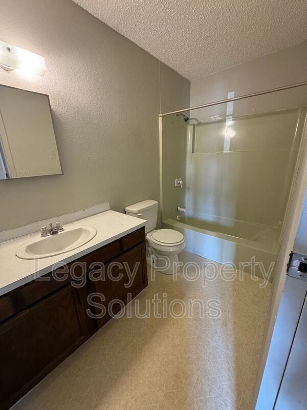 Building Photo - 700 S 12th St