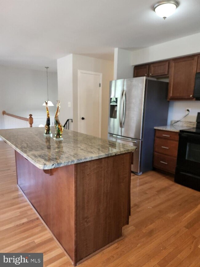 Building Photo - 9701 Green Apple Turn