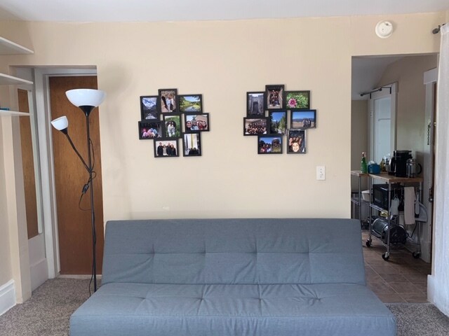 LIVING AREA WEST SIDE - 110 W Kingsley St