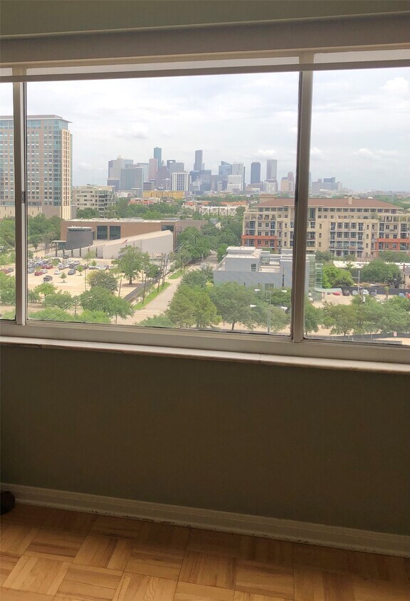 Foto del edificio - 1400 Hermann Dr
