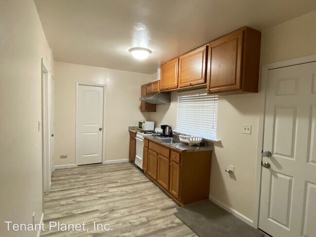 Building Photo - 2255 Pulgas Ave