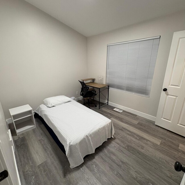 Photo - 7531 Birch St House