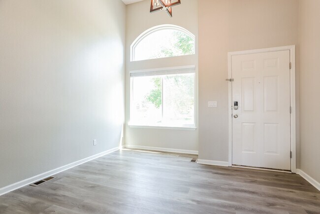 Foto del edificio - Spacious 3-Bedroom Home in Parker, CO