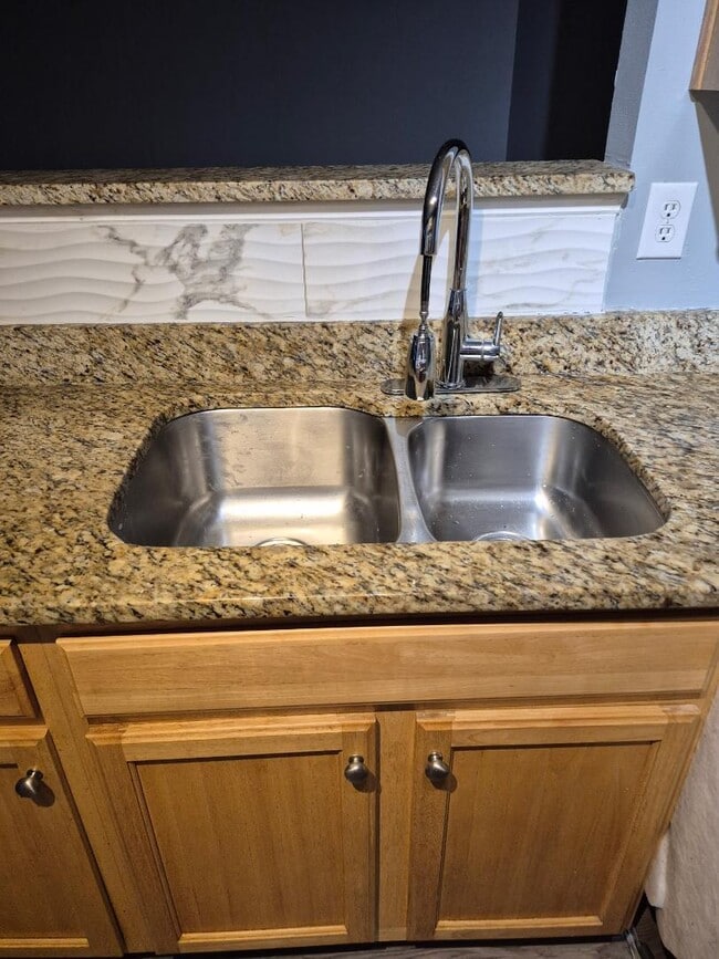 Photo - 1057 Dale Ave House