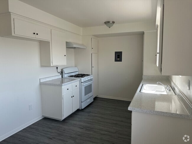 Building Photo - Cherokee Trail Apts