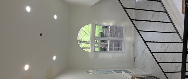 Building Photo - 1150 Regency Dr