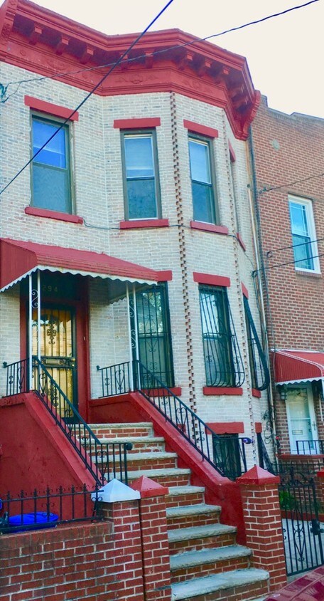 Primary Photo - 294 E 38th St