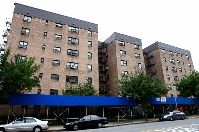 Foto del edificio - 3165 138th St