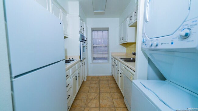 Foto del edificio - 7834 Broadway-