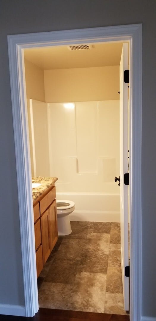 Building Photo - Redwood Area, Cul-de-sac Home close to Med...
