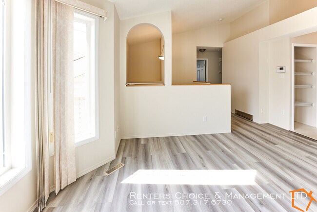 Photo du bâtiment - Executive Home in The Uplands!