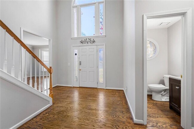 Building Photo - 1152 Manor Crest Ct NE