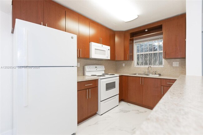 Foto del edificio - 1060 NE 78th St
