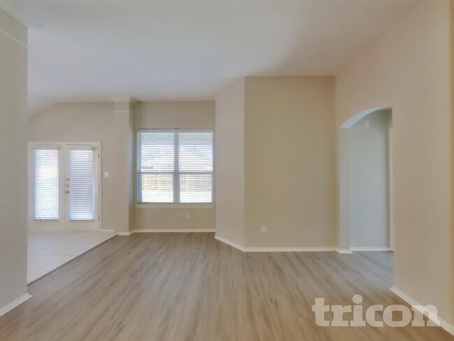 Building Photo - 369 Magnolia Dr