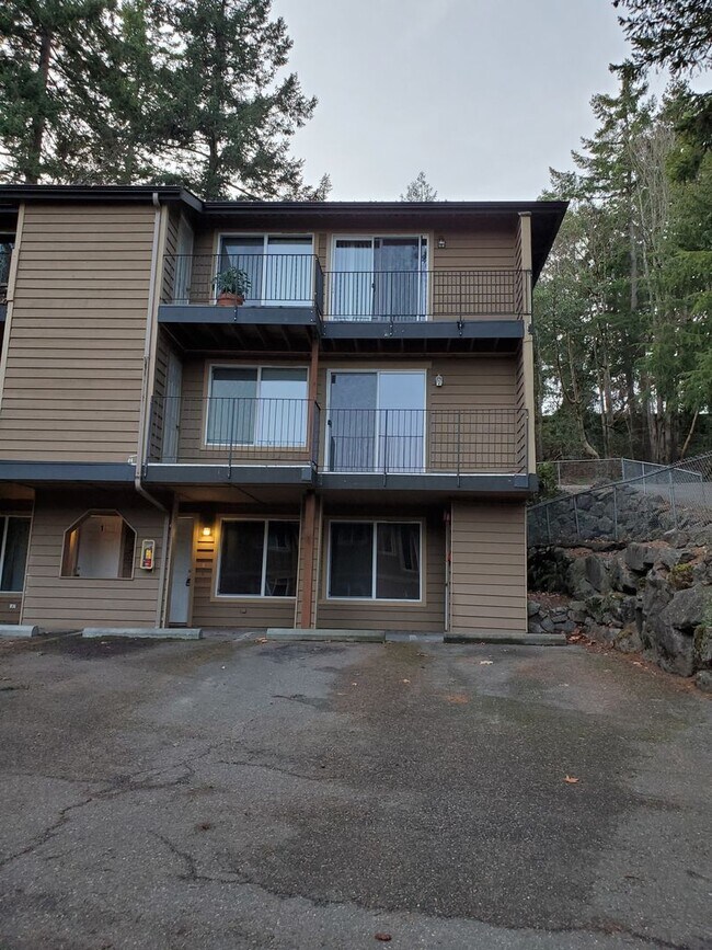 Building Photo - 9719 Danwood Ln NW