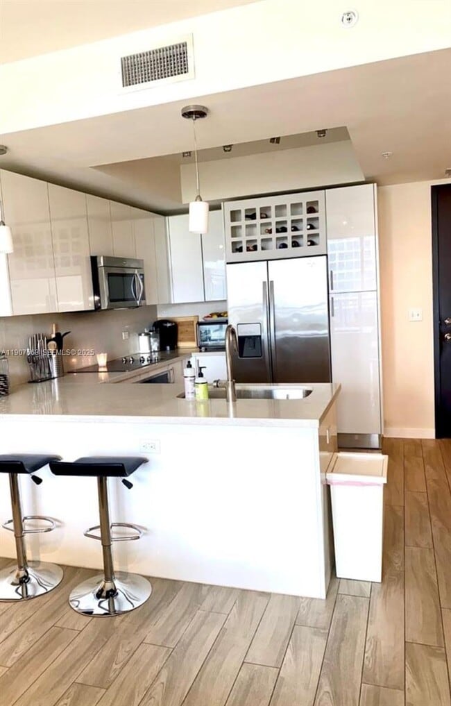 Foto del edificio - 999 SW 1st Ave