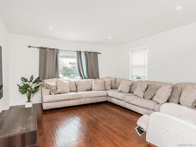 Building Photo - 2096 Central Park Ave