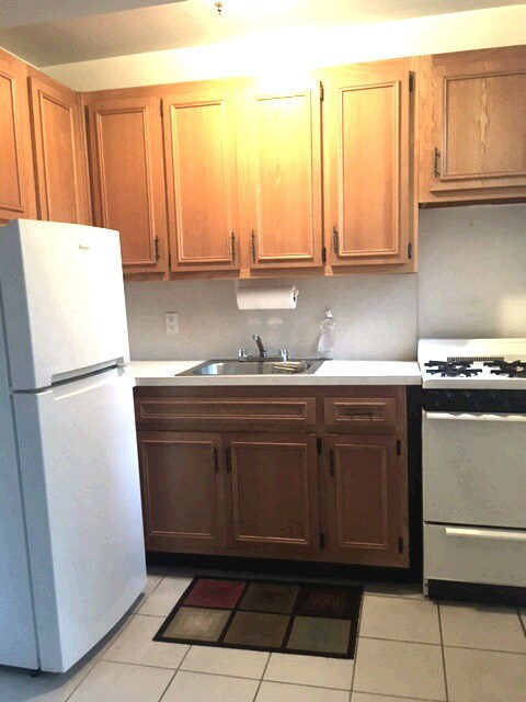 Foto principal - 7401 Shore Rd