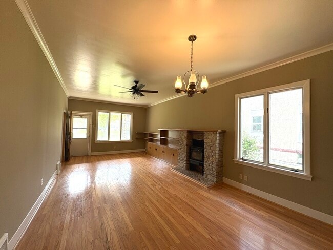 Foto del edificio - 503 S Bloomington St