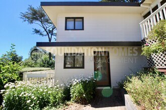 Building Photo - 326 Panoramic Hwy