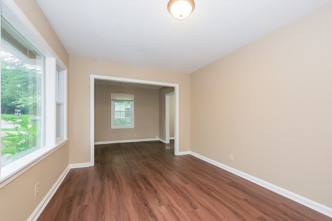 Building Photo - 808 Pamela Dr
