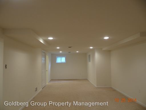 Building Photo - 121 Whitmoor Ter