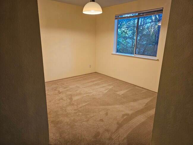 Foto del edificio - 19230 Forest Park Dr NE