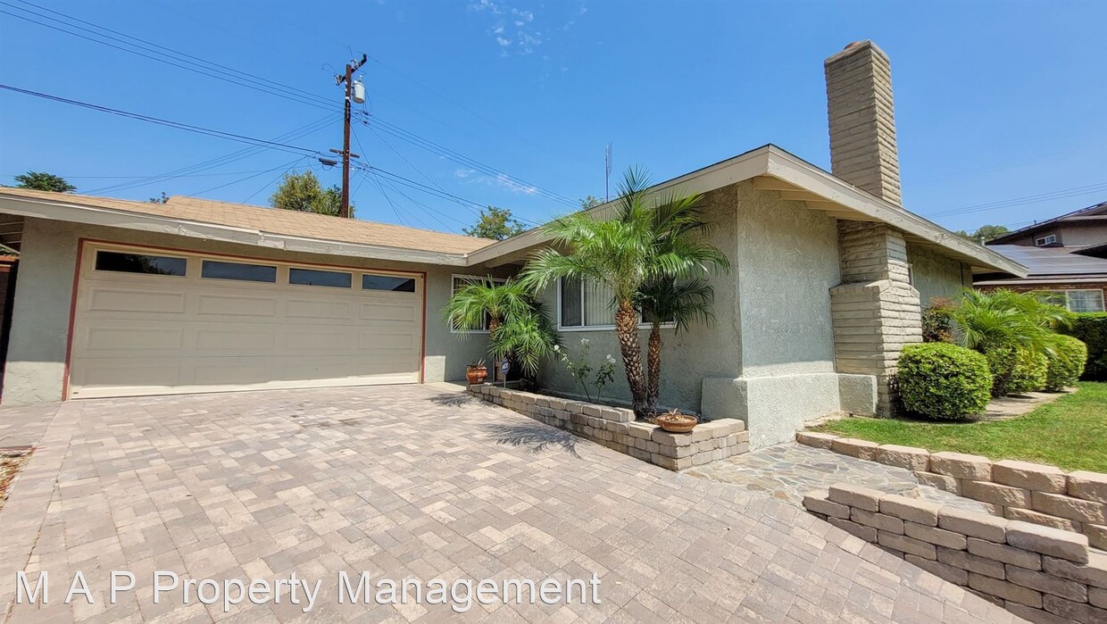 Primary Photo - 3 br, 2 bath House - 3223 E. Vermillion St