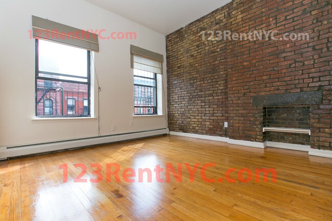 Building Photo - 531 E 11th St