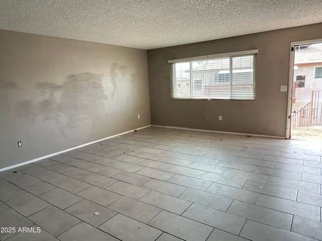 Building Photo - 8122 N 33rd Ave