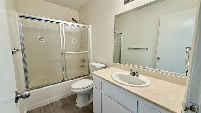 Foto del edificio - 2447 Knowlwood Dr